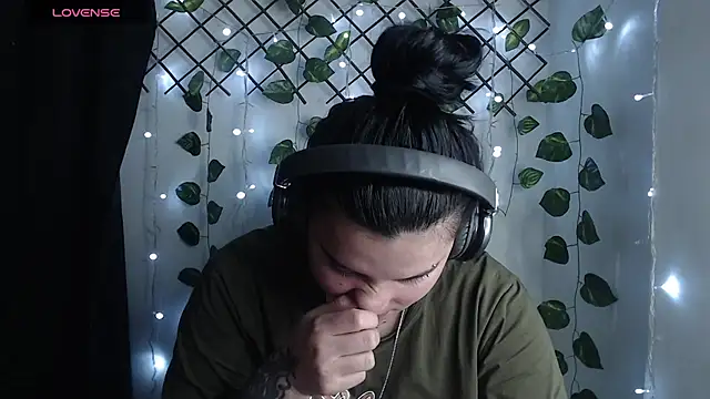 Nika_1_'s Live XXX Chat