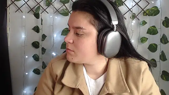 Nika_1_'s Live XXX Chat