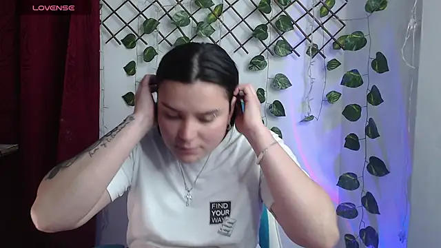 Nika_1_'s Live XXX Chat