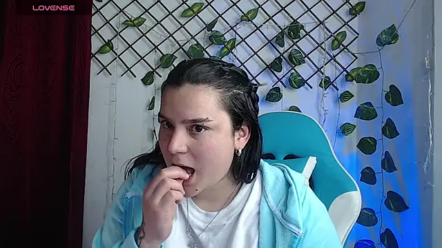 Nika_1_ Adlı Modelin Canlı XXX Sohbeti