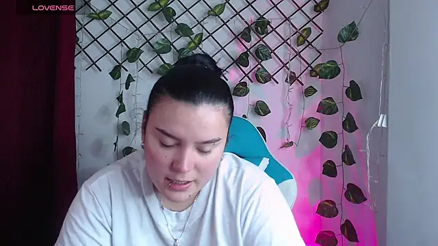 Nika_1_ XXX чат на живо
