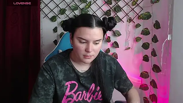 Nika_1_ Chat XXX live