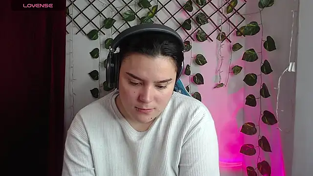 Nika_1_ Show in webcam