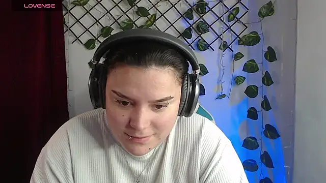 Nika_1_ Show in webcam