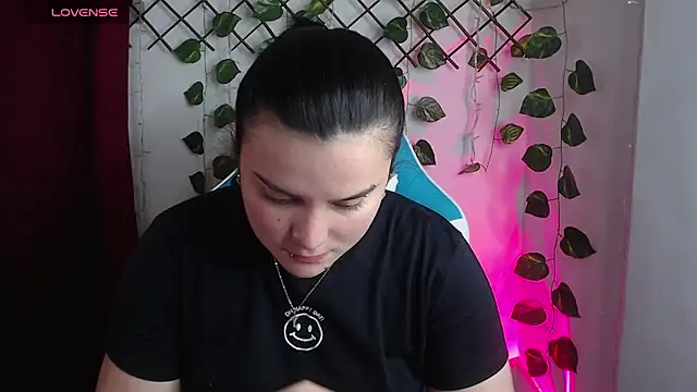 Nika_1_'s Webcam Show