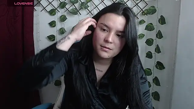 Nika_1_ Adlı Modelin Canlı XXX Sohbeti
