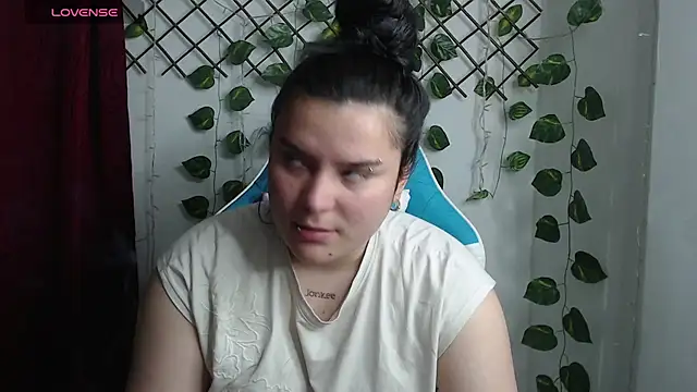 Nika_1_'s Webcam Show