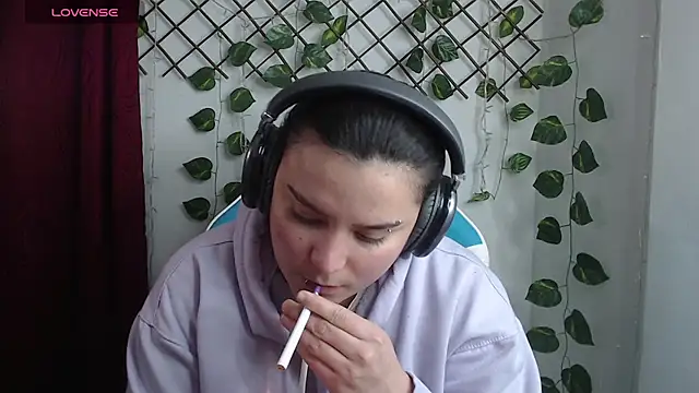 Nika_1_'s Webcam Show