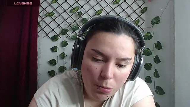 Nika_1_ Adlı Modelin Canlı XXX Sohbeti