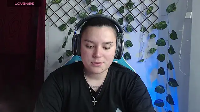 Nika_1_'s Webcam Show