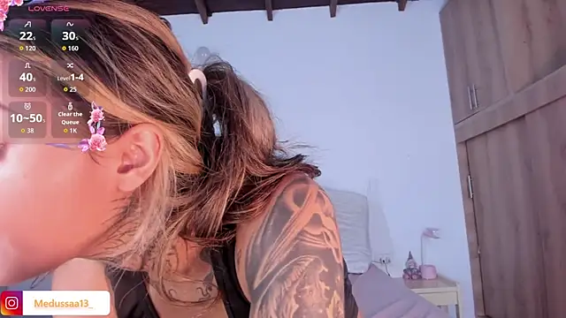 medussa13_ live XXX chat
