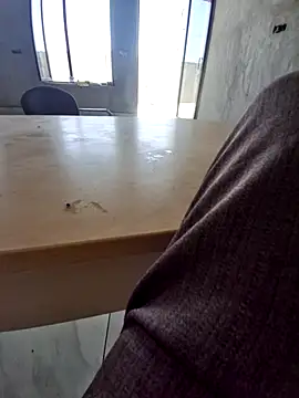 Sala de chat ao vivo de menakshiiikaur