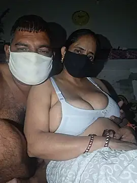 menakshiiikaur Show in webcam