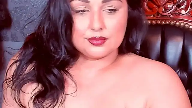 SelenaNoctis Chat XXX in diretta