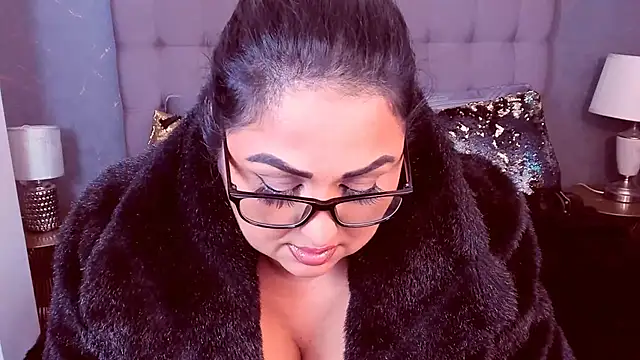 SelenaNoctis Chat XXX in diretta