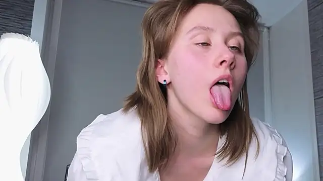 EthalBuffkinのウェブカメラショー