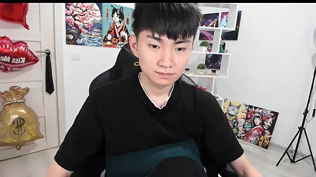 Miram_Yu Show in webcam