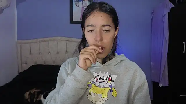 stephania_t XXX чат на живо