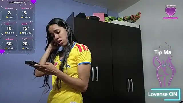 צ'אט XXX בשידור חי של stephania_t