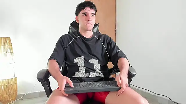 leo030809 在線直播表演