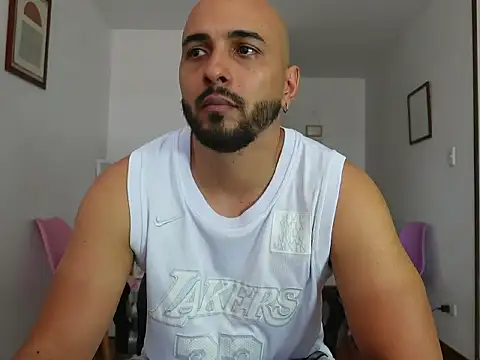 Show modela jon-bukowsky na web-kameri