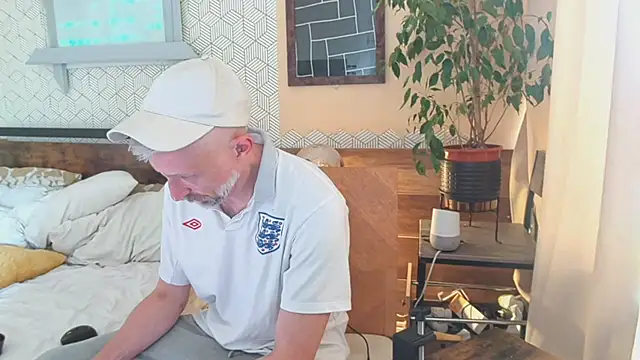 your-new-hoT-uncle: вебкам-шоу
