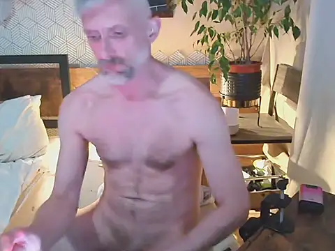 Show Webcam de your-new-hoT-uncle