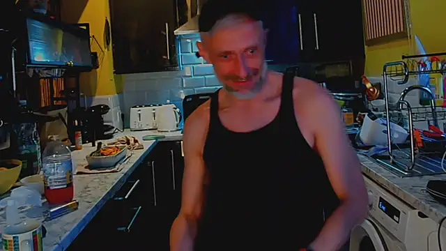Show modela your-new-hoT-uncle na web-kameri