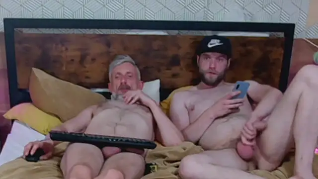your-new-hoT-uncle webkamerás műsora