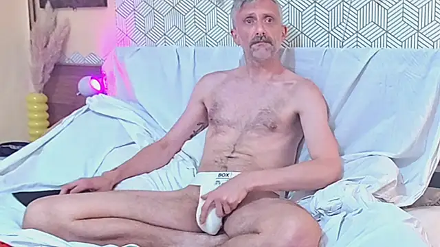 عرض كام your-new-hoT-uncle