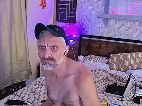 your-new-hoT-uncle Webcamshow