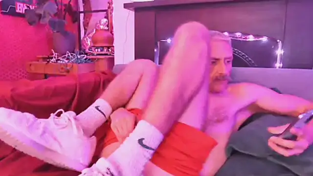 your-new-hoT-uncle webcam show