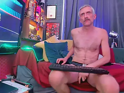 your-new-hoT-uncle's Webcam Show