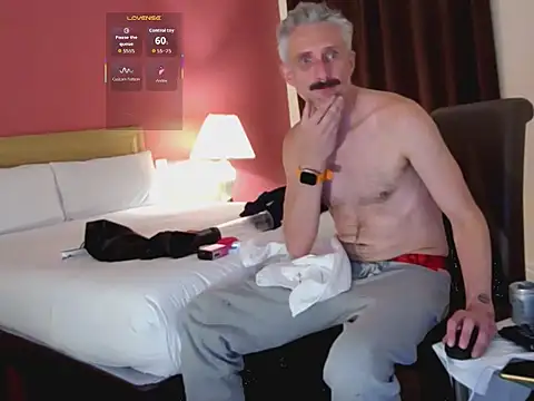 Show webcam de your-new-hoT-uncle
