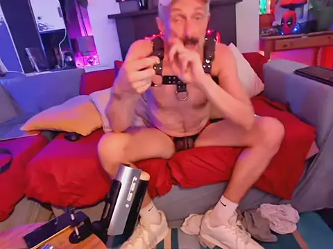Show webcam de your-new-hoT-uncle