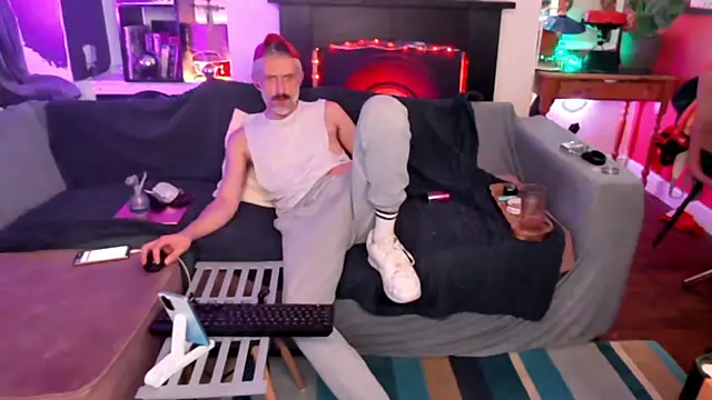 cl0udfuckinGwiThyouruncle: διαδικτυακό σόου στην κάμερα