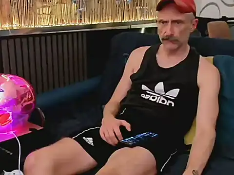 cl0udfuckinGwiThyouruncle: вебкам-шоу