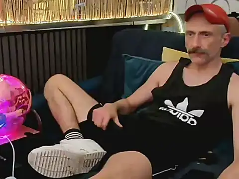 הופעת וובקאם של cl0udfuckinGwiThyouruncle