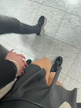 Secret_couple_: διαδικτυακό σόου στην κάμερα