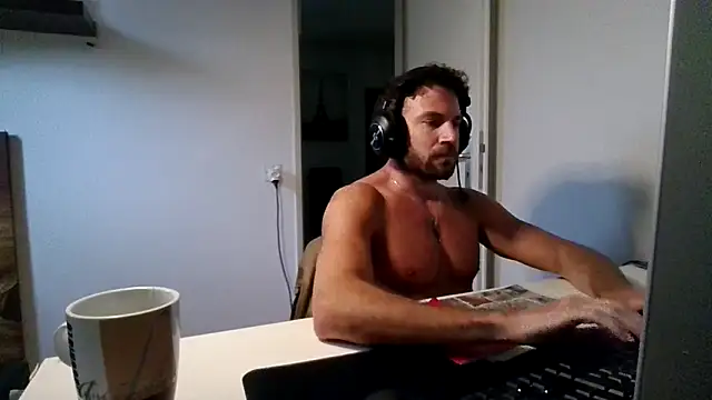 Chat +18 de alpha-hunk ao vivo