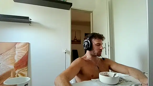 alpha-hunk 网络视讯表演