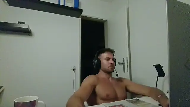 alpha-hunk 在線直播表演