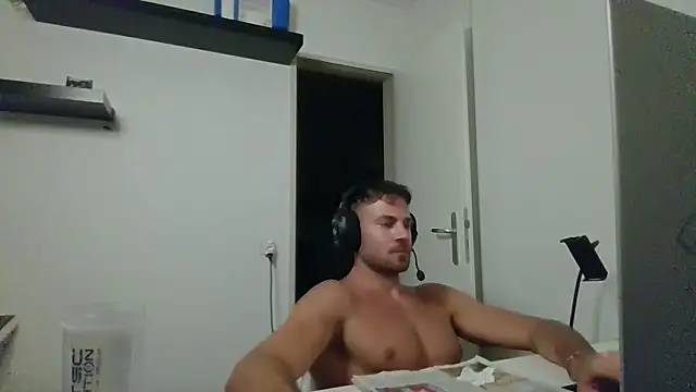 alpha-hunk 在線直播表演