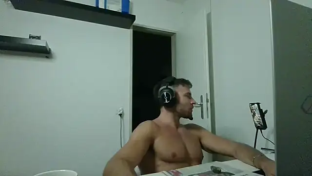 alpha-hunk 在線直播表演