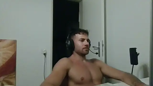 alpha-hunk 网络视讯表演