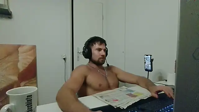 alpha-hunk Show in webcam