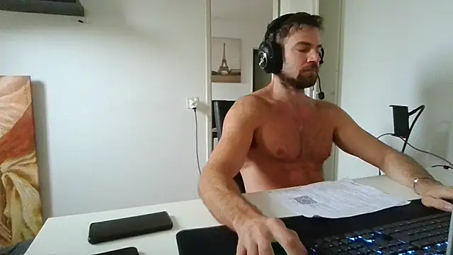 alpha-hunk 在線直播表演