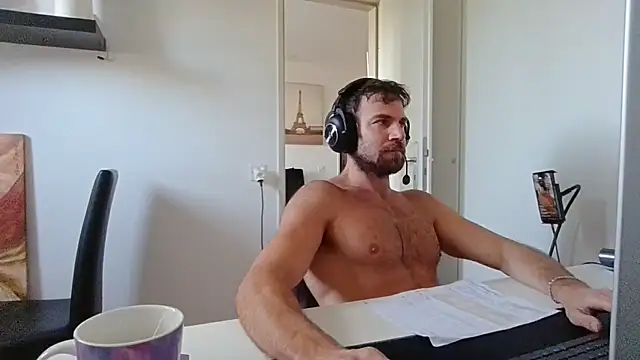 alpha-hunk Show in webcam