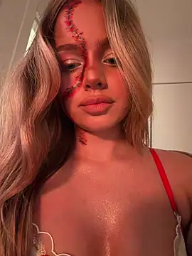 Silvi_-_-'s Live XXX Chat