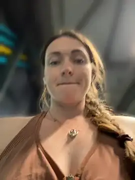 XXX chat uživo modela BonnieUKx